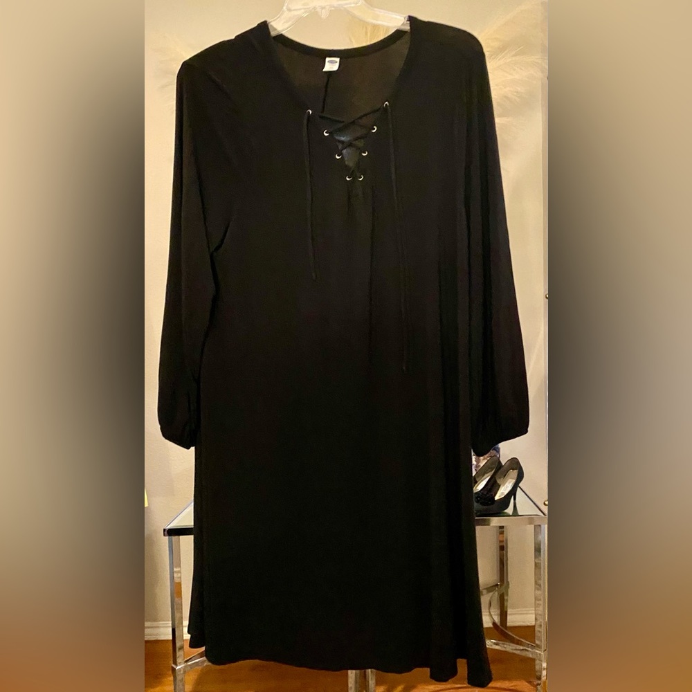 Old Navy Black Long Sleeve Lace-Up Shift Dress